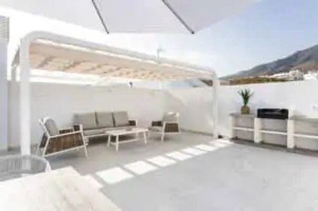 2 slaapkamer Penthouse te koop in Zona Puerto Deportivo, Fuengirola met zwembad garage - € 739.000 (Ref: 7763850)