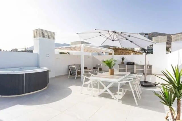 2 sovrum Takvåning till salu i Zona Puerto Deportivo, Fuengirola med pool garage - 739 000 € (Ref: 7763850)