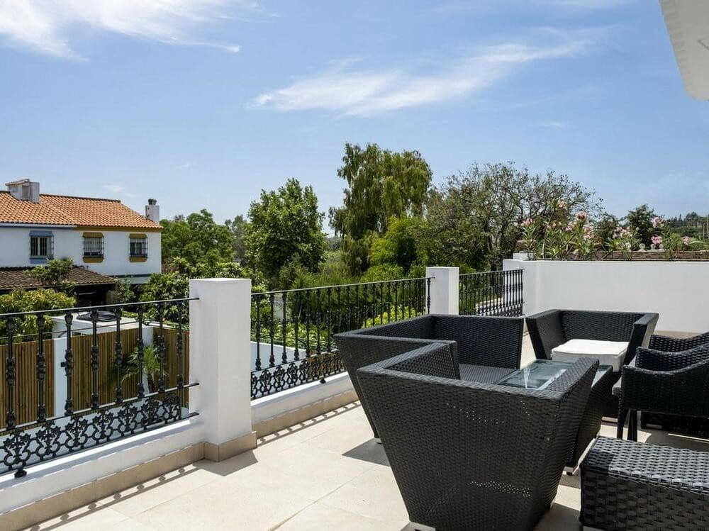 4 quarto Casa em Banda para venda em Marbella com piscina garagem - 995 000 € (Ref: 7770174)