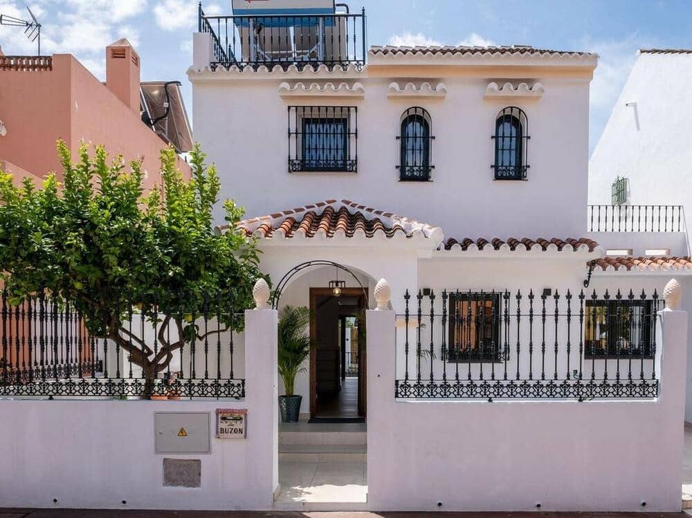 4 quarto Casa em Banda para venda em Marbella com piscina garagem - 995 000 € (Ref: 7770174)