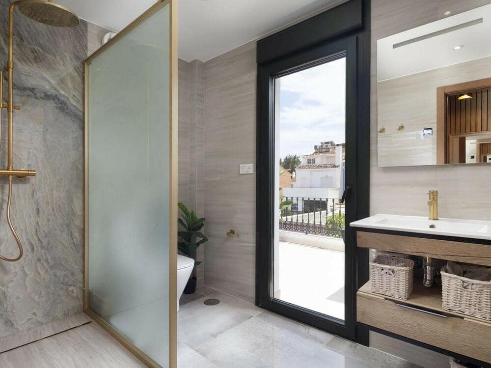 4 quarto Casa em Banda para venda em Marbella com piscina garagem - 995 000 € (Ref: 7770174)