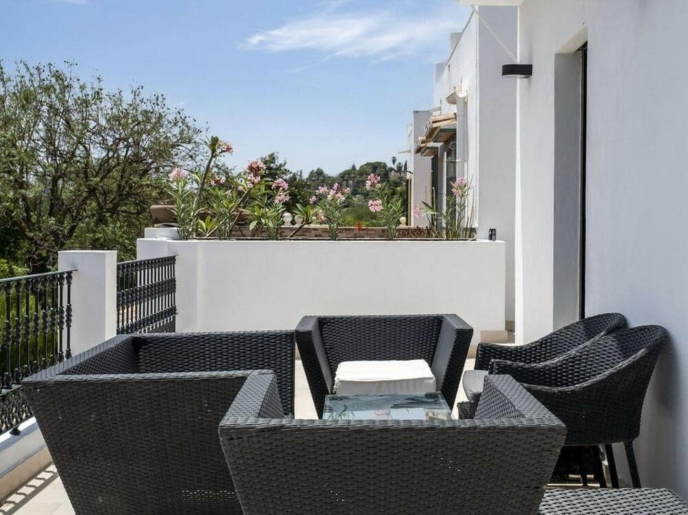 4 quarto Casa em Banda para venda em Marbella com piscina garagem - 995 000 € (Ref: 7770174)