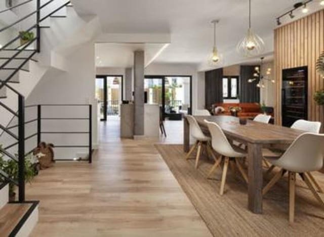 4 quarto Casa em Banda para venda em Los Naranjos, Marbella com piscina garagem - 995 000 € (Ref: 7770174)