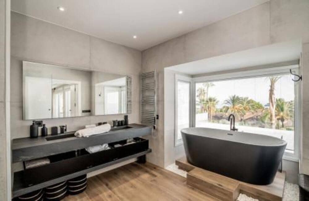 5 makuuhuone Huvila myytävänä paikassa Marbella mukana uima-altaan 
autotalli - 3 490 000 € (Ref: 7794661)