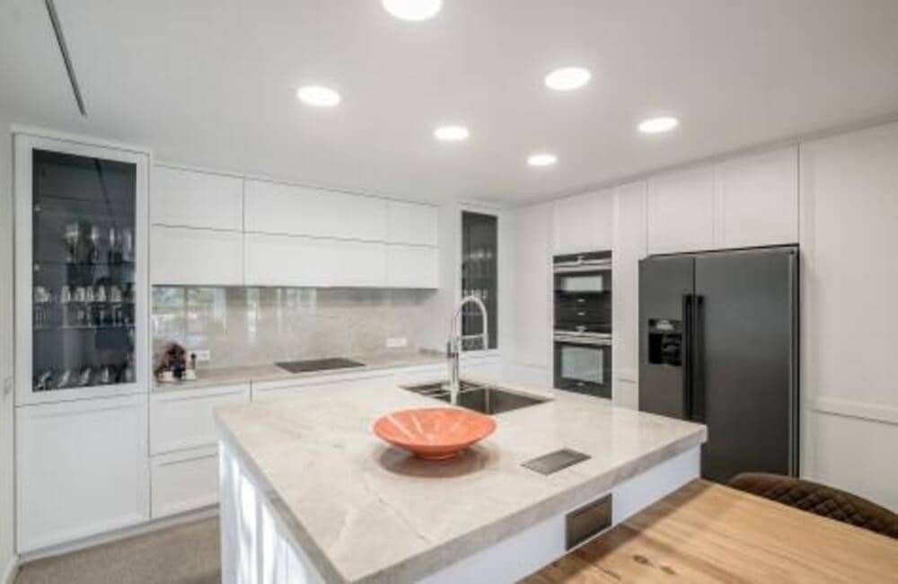 5 makuuhuone Huvila myytävänä paikassa Marbella mukana uima-altaan 
autotalli - 3 490 000 € (Ref: 7794661)