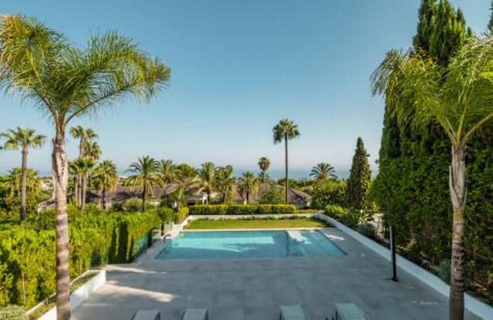 5 makuuhuone Huvila myytävänä paikassa Marbella mukana uima-altaan 
autotalli - 3 490 000 € (Ref: 7794661)