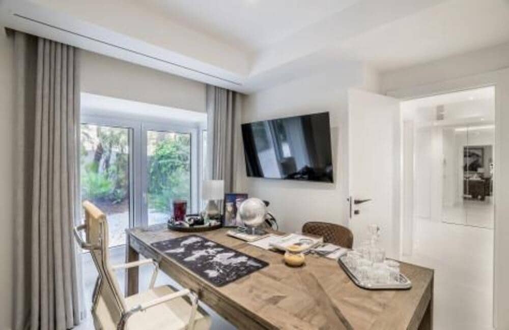 5 makuuhuone Huvila myytävänä paikassa Marbella mukana uima-altaan 
autotalli - 3 490 000 € (Ref: 7794661)