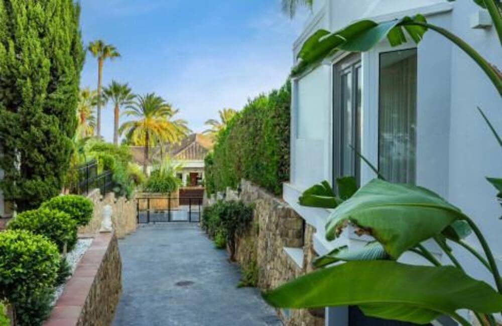 5 makuuhuone Huvila myytävänä paikassa Marbella mukana uima-altaan 
autotalli - 3 490 000 € (Ref: 7794661)