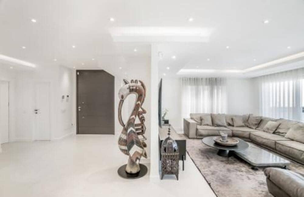 5 makuuhuone Huvila myytävänä paikassa Marbella mukana uima-altaan 
autotalli - 3 490 000 € (Ref: 7794661)