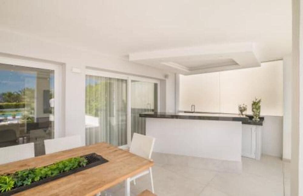 5 makuuhuone Huvila myytävänä paikassa Marbella mukana uima-altaan 
autotalli - 3 490 000 € (Ref: 7794661)