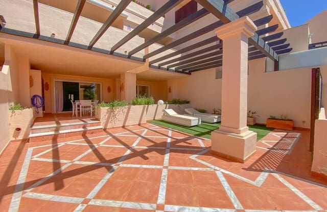 2 soveværelse Lejlighed til salg i Los Naranjos, Marbella med swimmingpool garage - € 590.000 (Ref: 7797466)