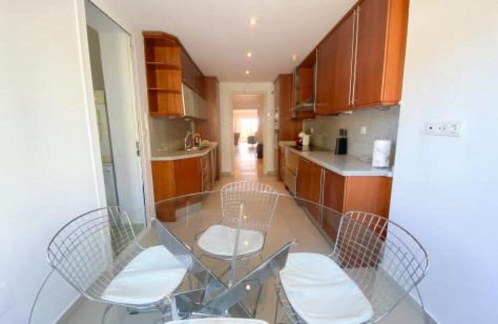 Apartamento de 2 habitaciones en Marbella en venta con piscina garaje - 590.000 € (Ref: 7797466)