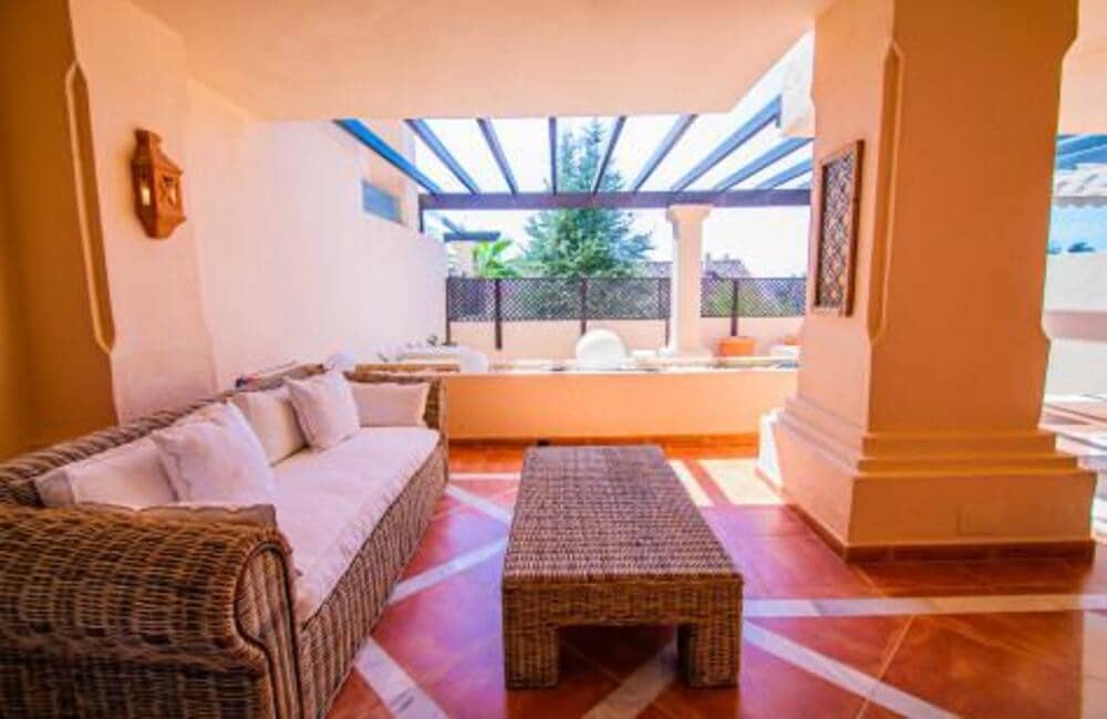 Apartamento de 2 habitaciones en Marbella en venta con piscina garaje - 590.000 € (Ref: 7797466)