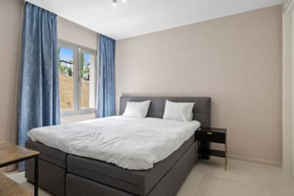 4 sovrum Lägenhet till salu i Nueva Andalucia med pool garage - 1 575 000 € (Ref: 7799588)