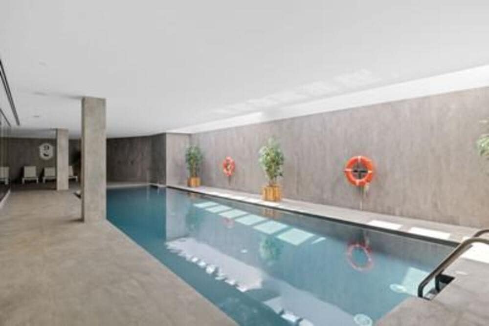 4 sovrum Lägenhet till salu i Nueva Andalucia med pool garage - 1 575 000 € (Ref: 7799588)