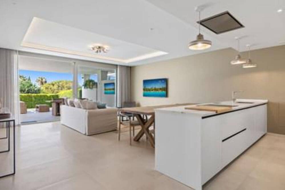 4 sovrum Lägenhet till salu i Nueva Andalucia med pool garage - 1 575 000 € (Ref: 7799588)