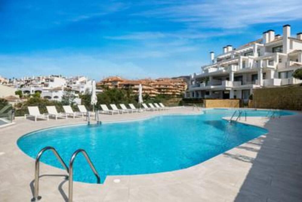 4 sovrum Lägenhet till salu i Nueva Andalucia med pool garage - 1 575 000 € (Ref: 7799588)