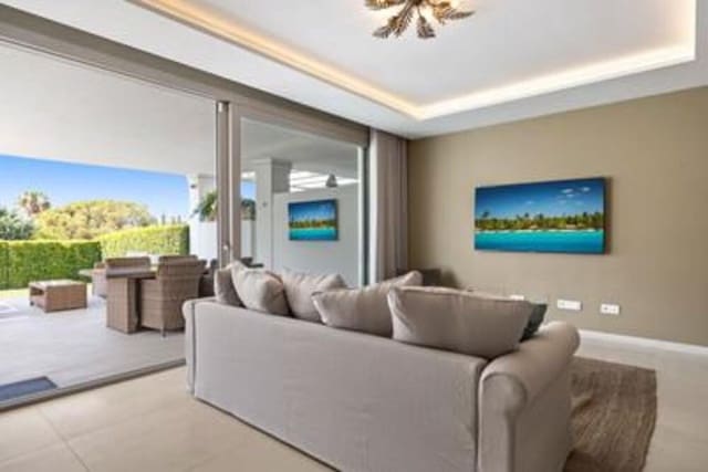 4 makuuhuone Huoneisto myytävänä paikassa Nueva Andalucía Centro, Marbella mukana uima-altaan 
autotalli - 1 575 000 € (Ref: 7799588)