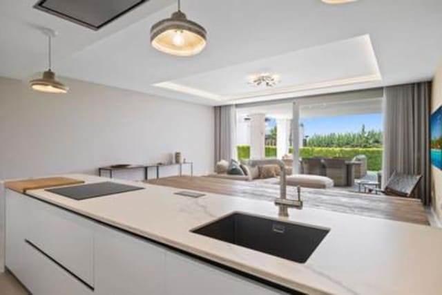 4 makuuhuone Huoneisto myytävänä paikassa Nueva Andalucía Centro, Marbella mukana uima-altaan 
autotalli - 1 575 000 € (Ref: 7799588)