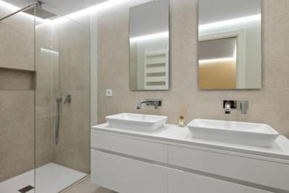 Apartamento de 4 habitaciones en Nueva Andalucia en venta con piscina garaje - 1.575.000 € (Ref: 7799588)