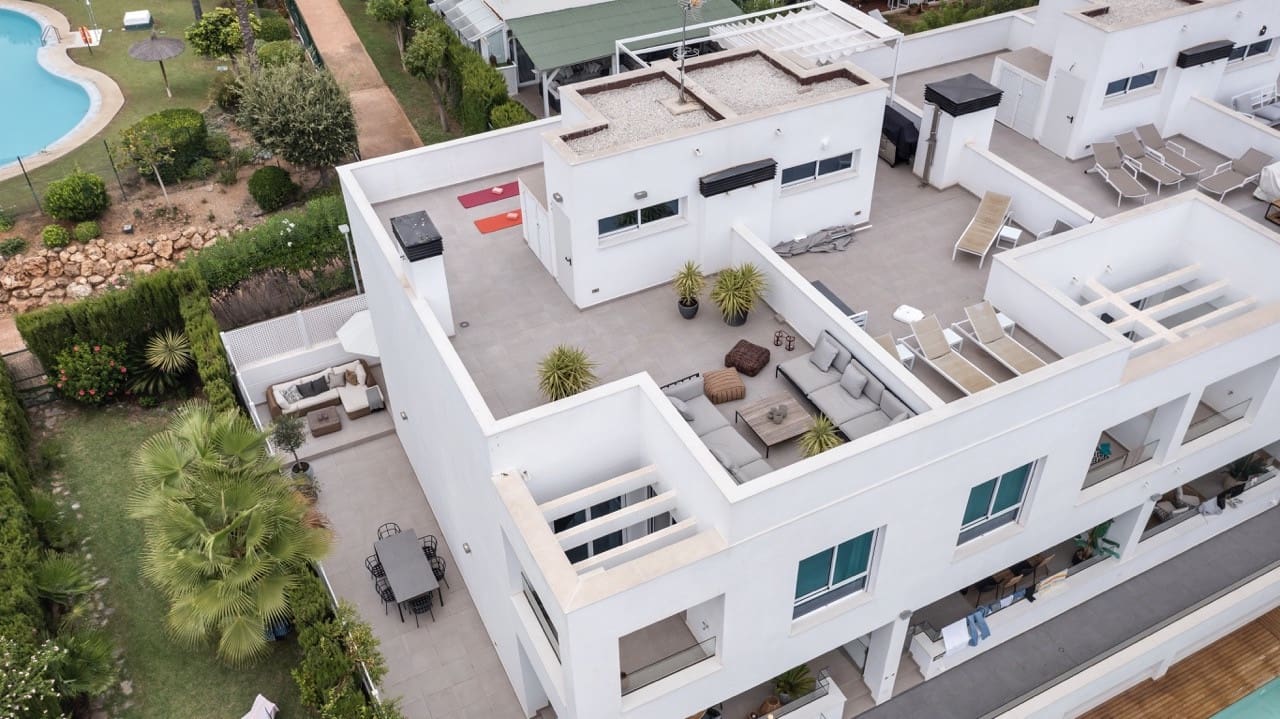 5 quarto Casa em Banda para venda em Marbella com piscina garagem - 995 000 € (Ref: 7799593)