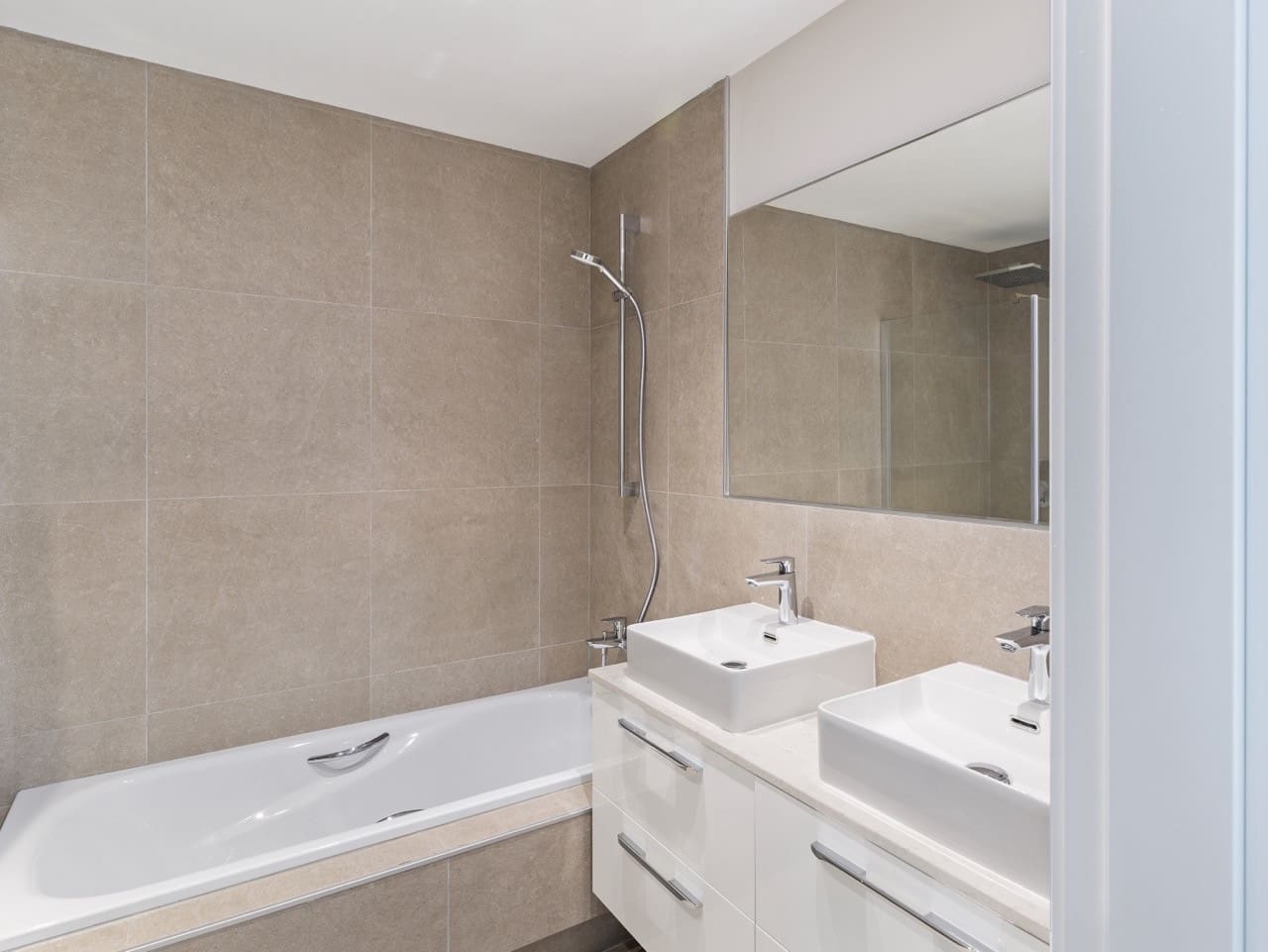 5 quarto Casa em Banda para venda em Marbella com piscina garagem - 995 000 € (Ref: 7799593)