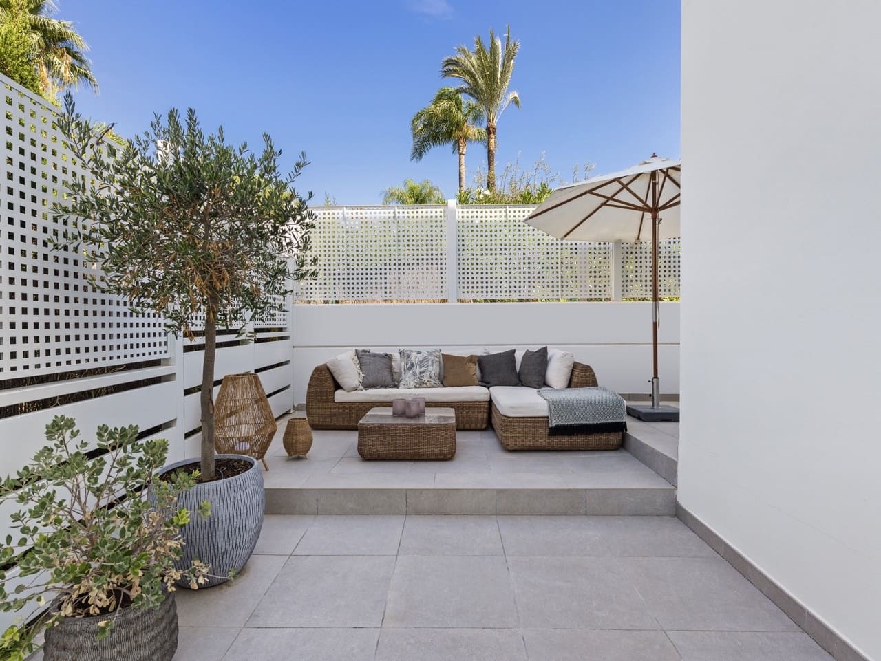 5 quarto Casa em Banda para venda em Marbella com piscina garagem - 995 000 € (Ref: 7799593)