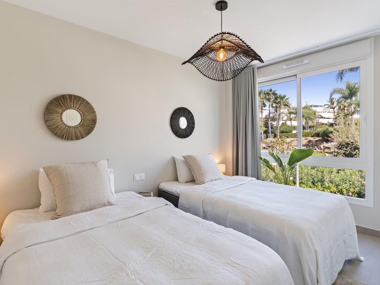 5 quarto Casa em Banda para venda em Marbella com piscina garagem - 995 000 € (Ref: 7799593)