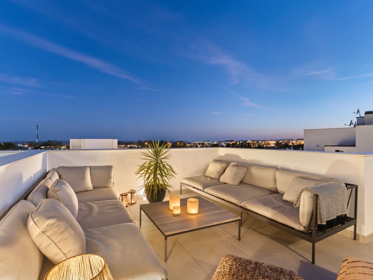 5 quarto Casa em Banda para venda em Marbella com piscina garagem - 995 000 € (Ref: 7799593)