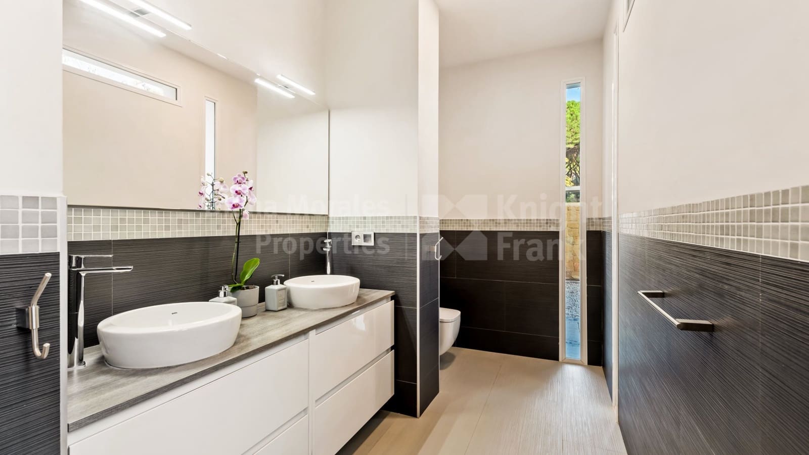 7 soverom Villa til salgs i Marbella med svømmebasseng garasje - € 2 750 000 (Ref: 7799596)