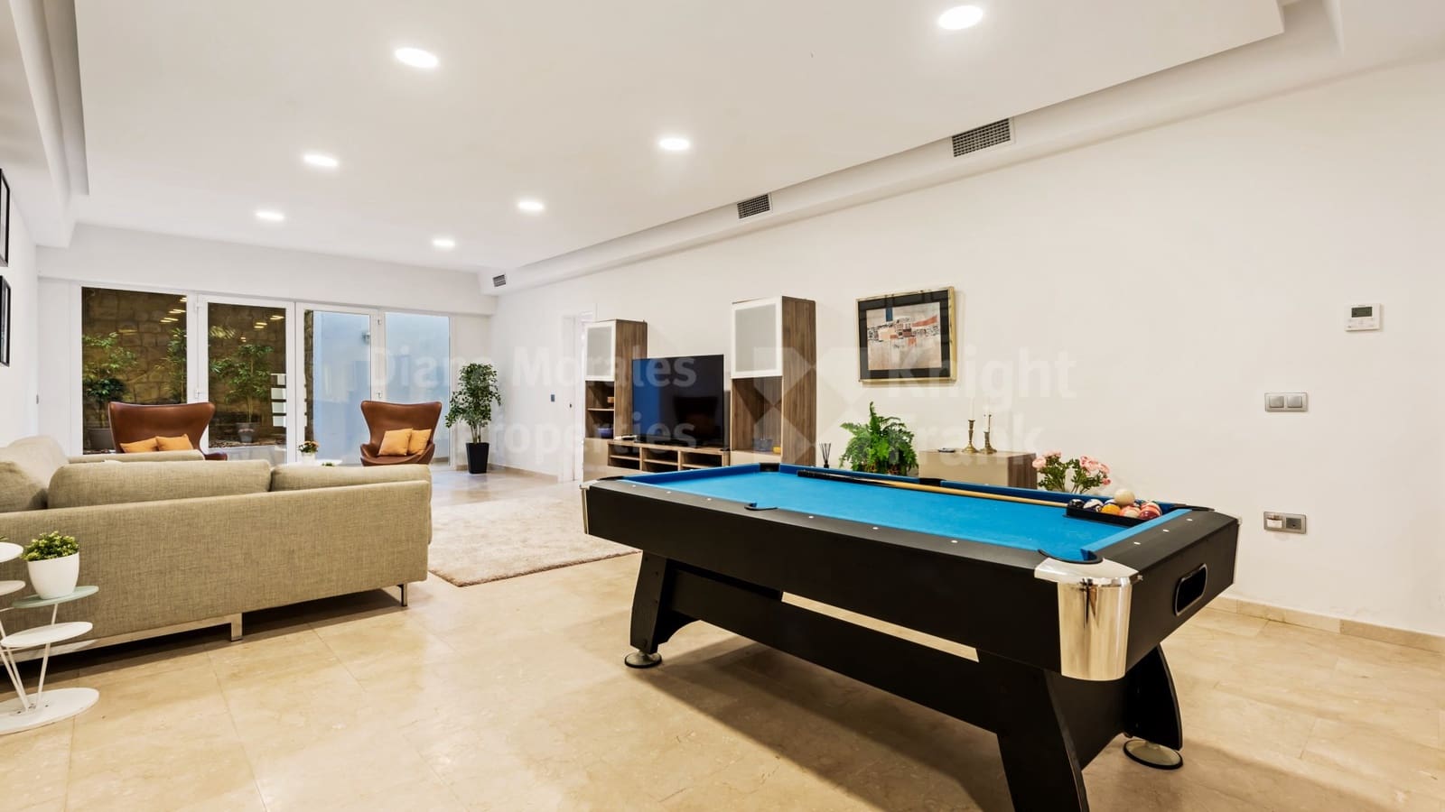 7 soverom Villa til salgs i Marbella med svømmebasseng garasje - € 2 750 000 (Ref: 7799596)