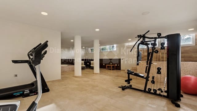 7 soverom Villa til salgs i Hacienda Las Chapas, Marbella med svømmebasseng garasje - € 2 750 000 (Ref: 7799596)