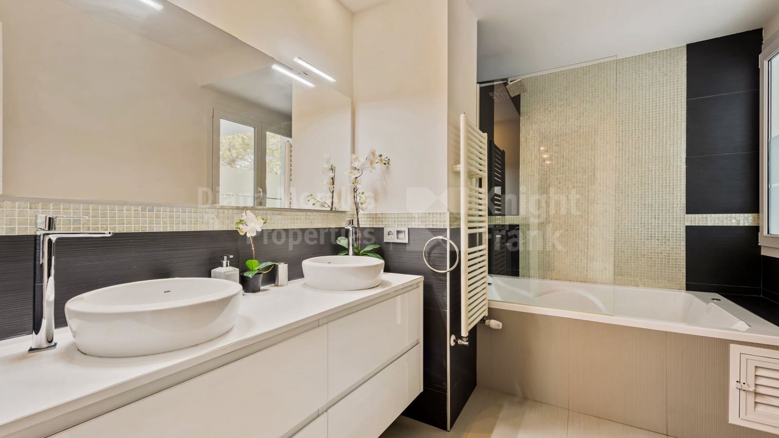 7 soverom Villa til salgs i Marbella med svømmebasseng garasje - € 2 750 000 (Ref: 7799596)