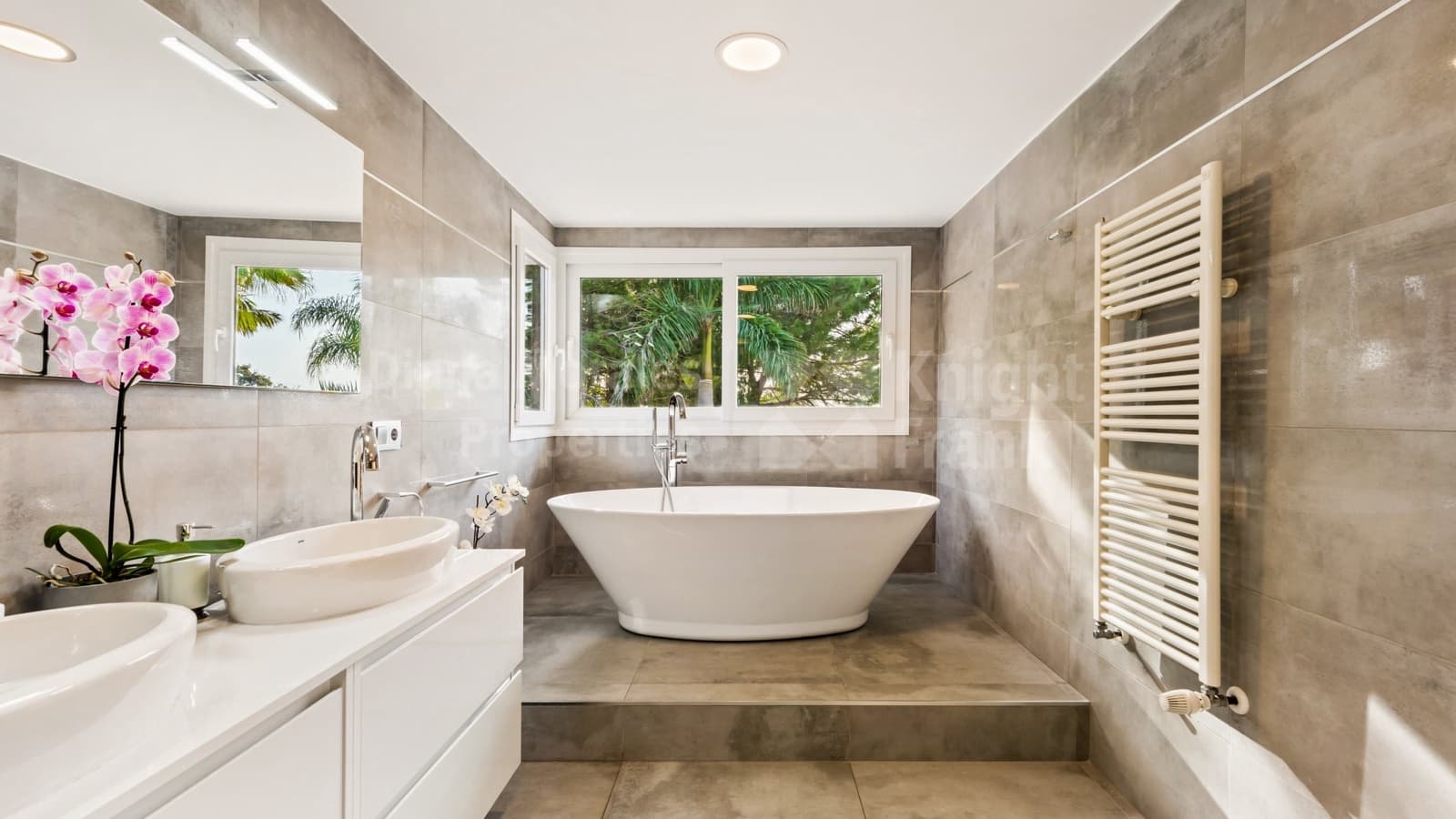 7 soverom Villa til salgs i Marbella med svømmebasseng garasje - € 2 750 000 (Ref: 7799596)