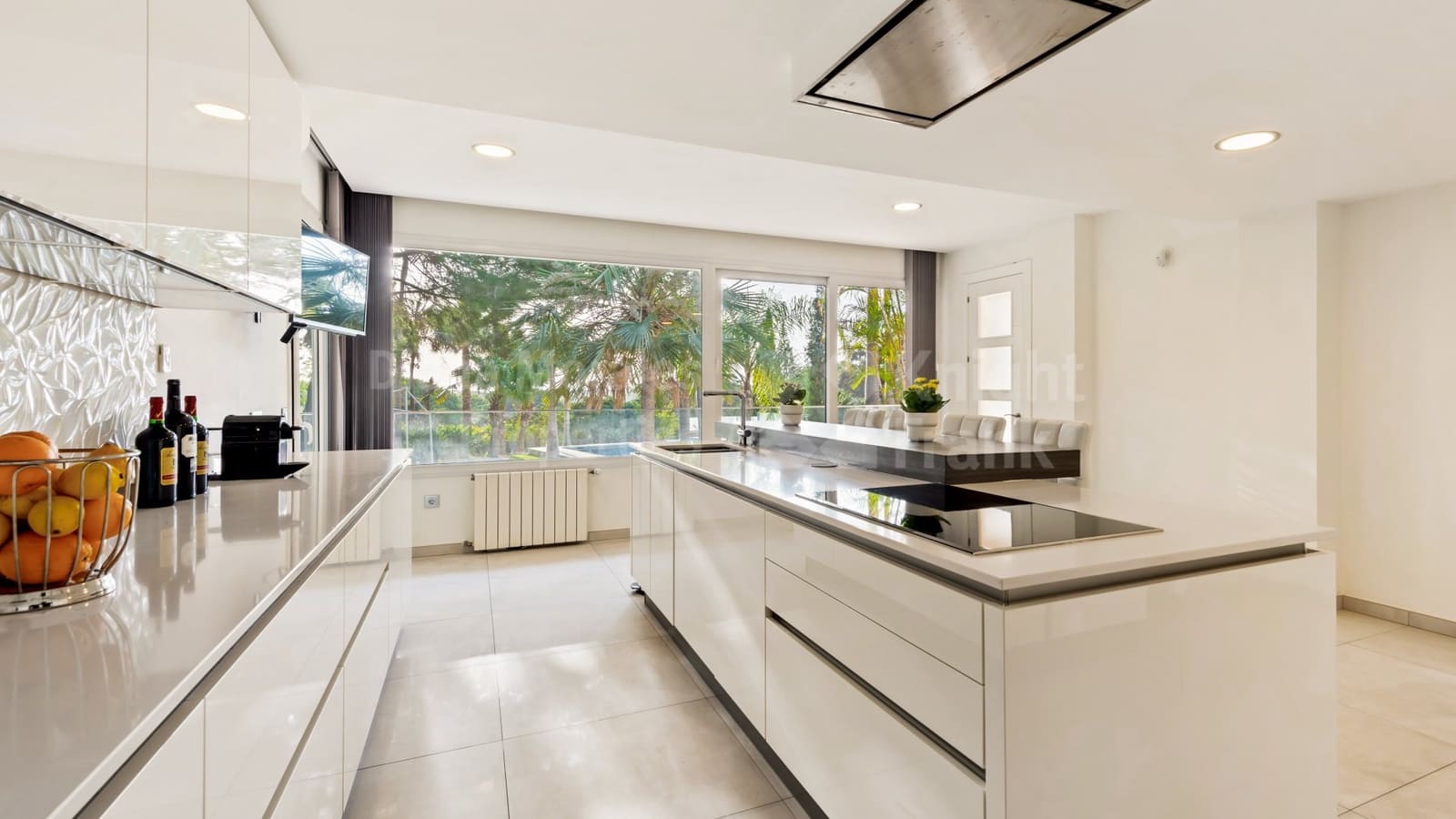 7 soverom Villa til salgs i Marbella med svømmebasseng garasje - € 2 750 000 (Ref: 7799596)