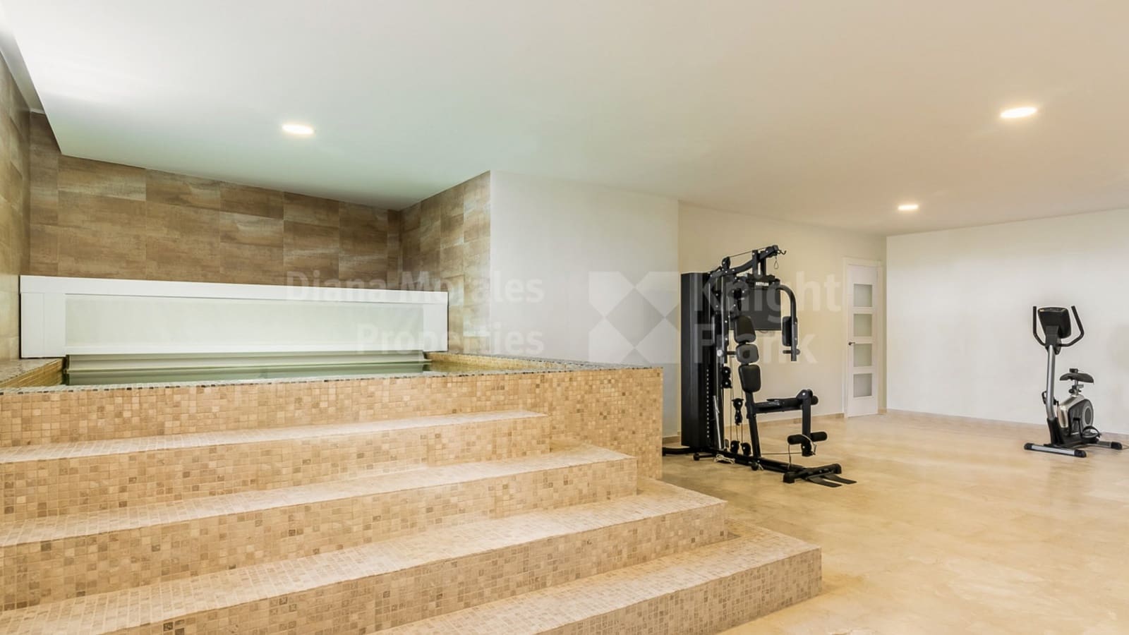 Chalet de 7 habitaciones en Marbella en venta con piscina garaje - 2.750.000 € (Ref: 7799596)