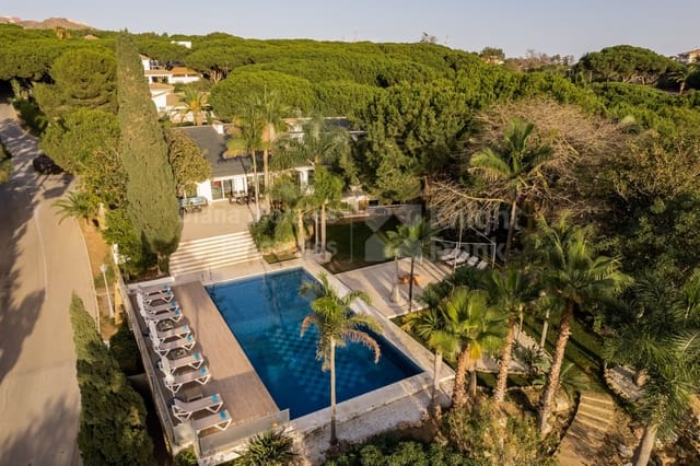 7 soverom Villa til salgs i Hacienda Las Chapas, Marbella med svømmebasseng garasje - € 2 750 000 (Ref: 7799596)