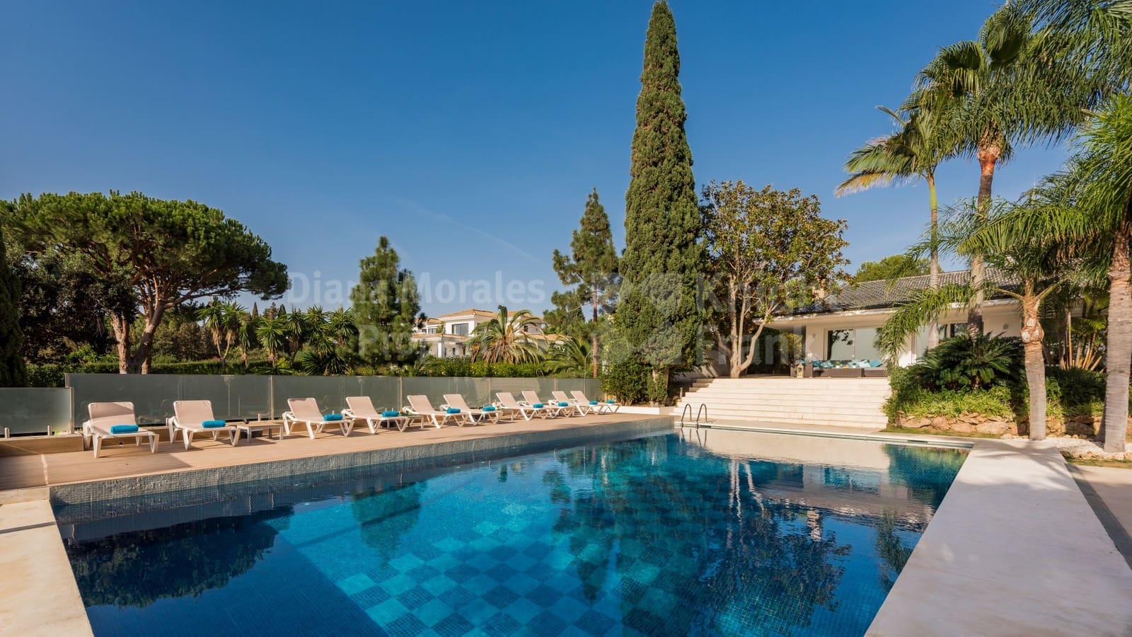 Chalet de 7 habitaciones en Marbella en venta con piscina garaje - 2.750.000 € (Ref: 7799596)