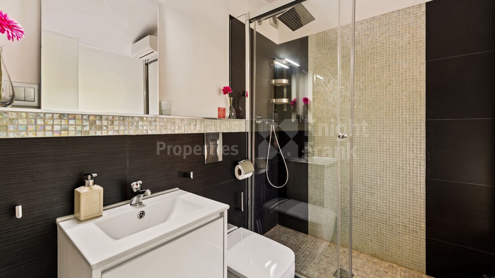 Chalet de 7 habitaciones en Marbella en venta con piscina garaje - 2.750.000 € (Ref: 7799596)