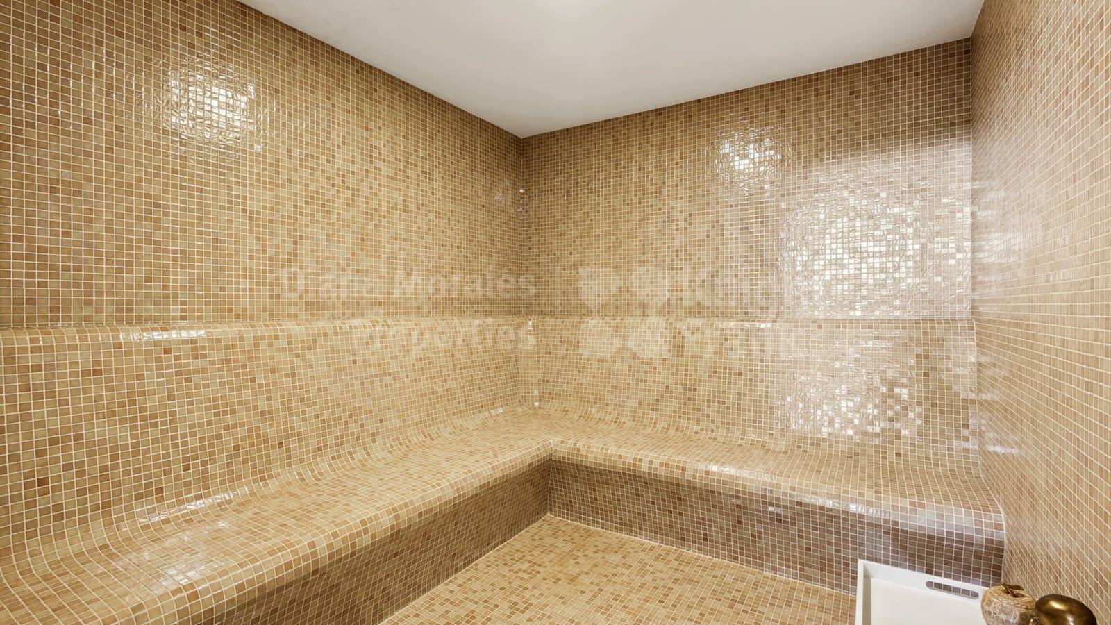 Chalet de 7 habitaciones en Marbella en venta con piscina garaje - 2.750.000 € (Ref: 7799596)