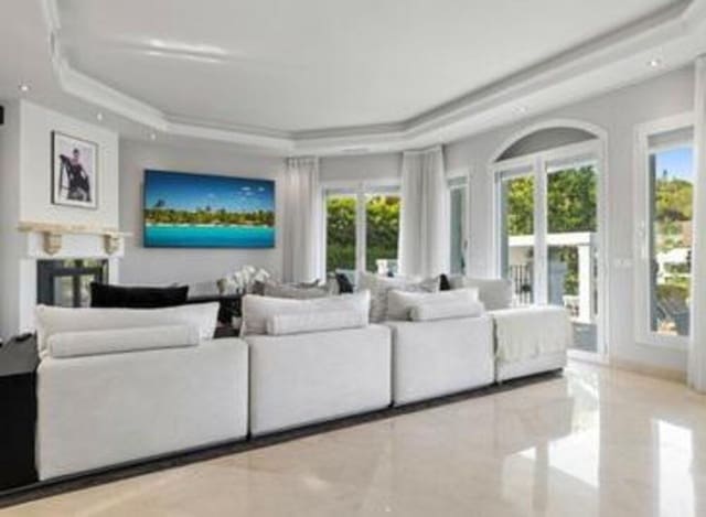 6 sypialnia Willa na sprzedaż w Los Naranjos, Marbella z basenem garażem - 3 100 000 € (Ref: 7802582)
