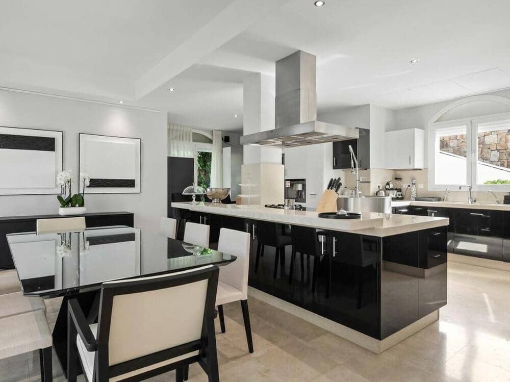 6 soverom Villa til salgs i Marbella med svømmebasseng garasje - € 3 100 000 (Ref: 7802582)