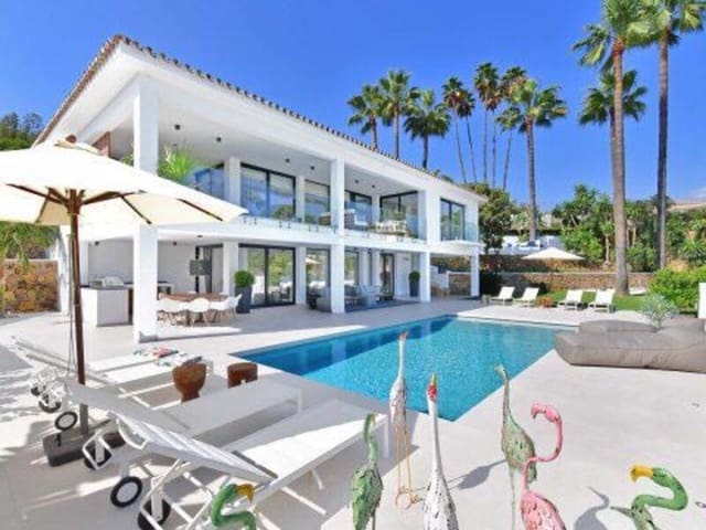 4 soveværelse Villa til leje i Las Brisas, Marbella med swimmingpool garage - € 15.000 (Ref: 7802583)
