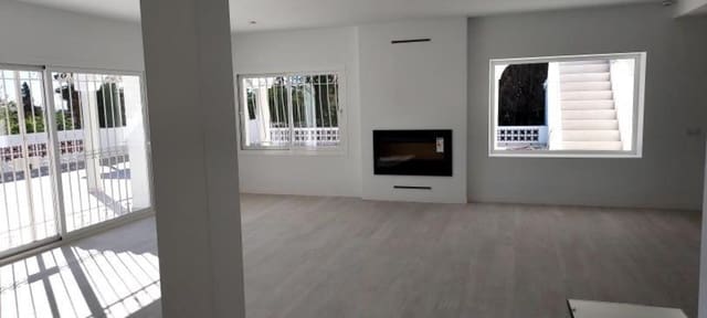 5 soverom Villa til salgs i Guadalmina Alta, Marbella med svømmebasseng garasje - € 1 900 000 (Ref: 7809271)