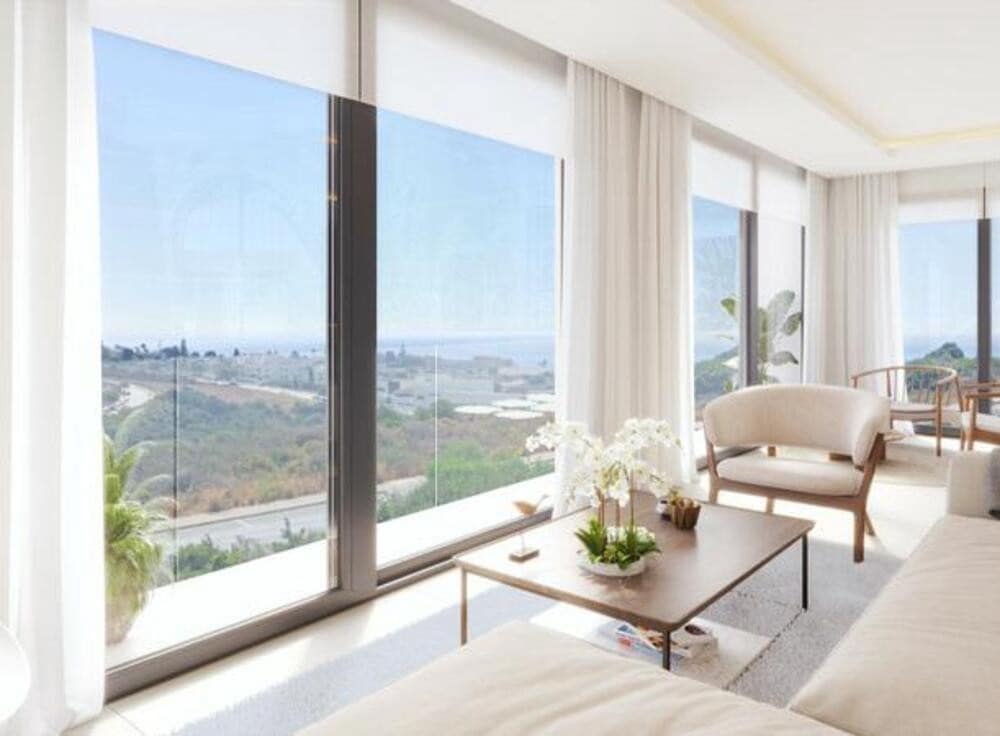 4 quarto Moradia para venda em Estepona com piscina garagem - 730 000 € (Ref: 7815378)