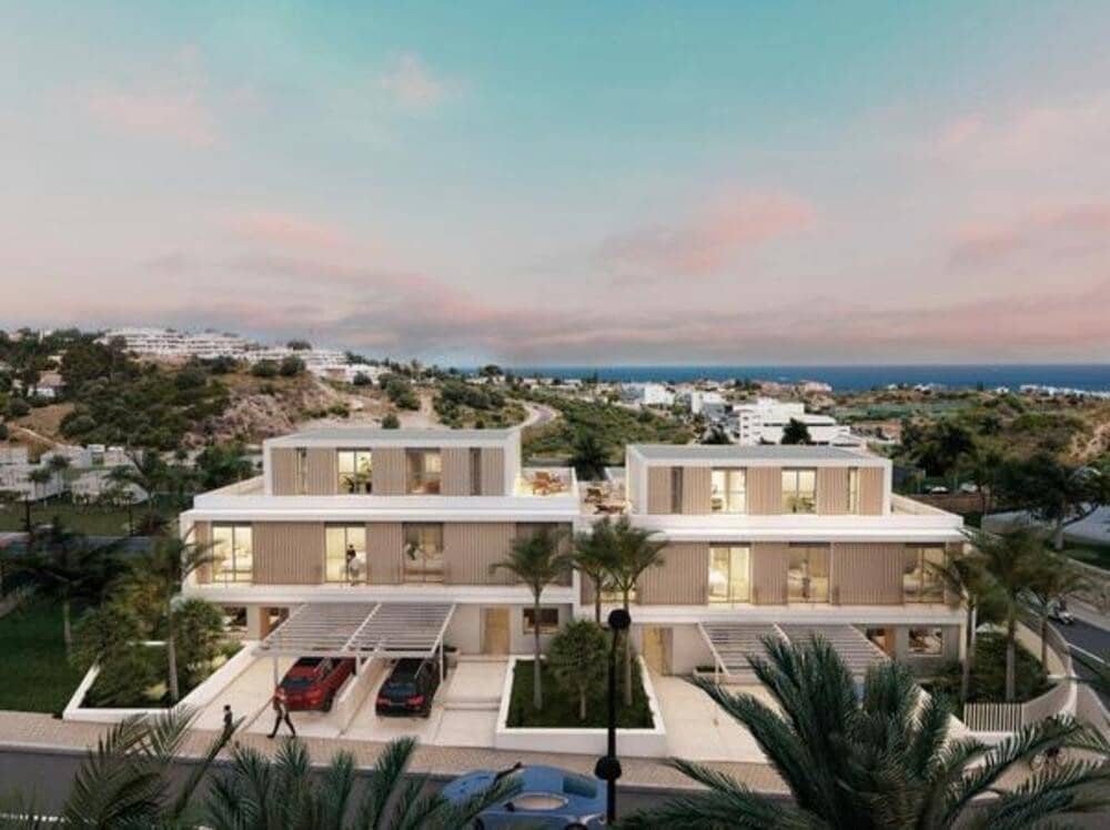 4 bedroom Villa for sale in Estepona with pool garage - € 730,000 (Ref: 7815378)