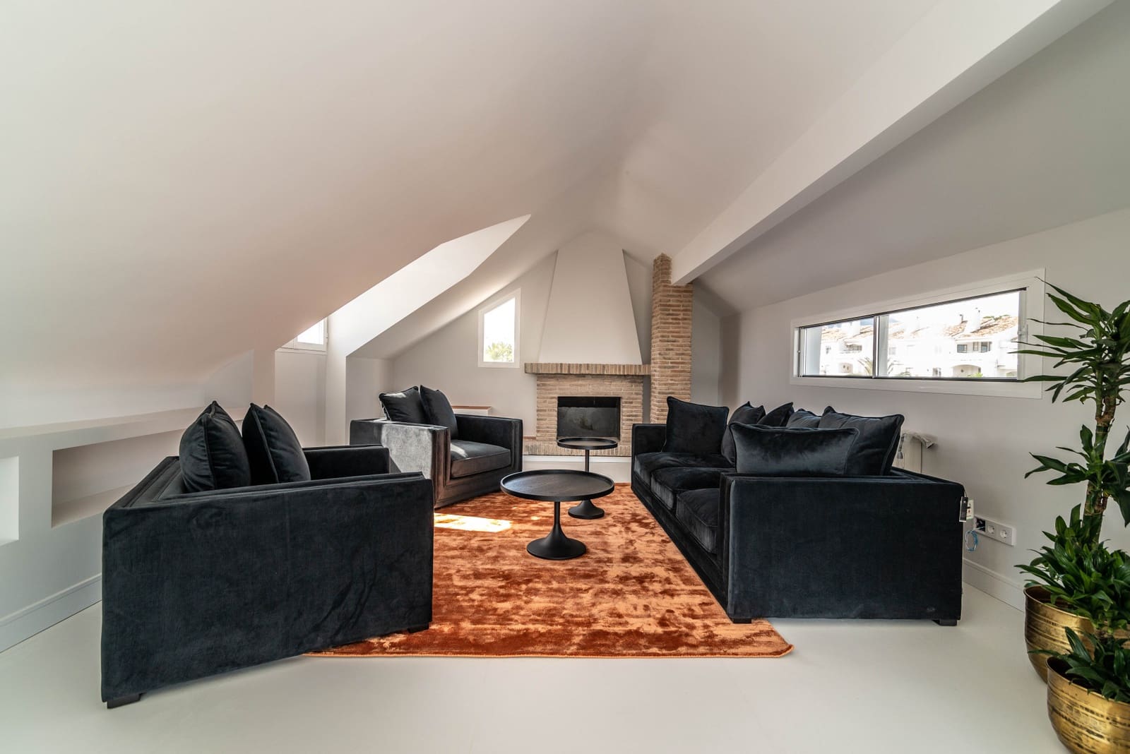 8 soveværelse Villa til salg i Nueva Andalucia med swimmingpool garage - € 7.900.000 (Ref: 7826734)