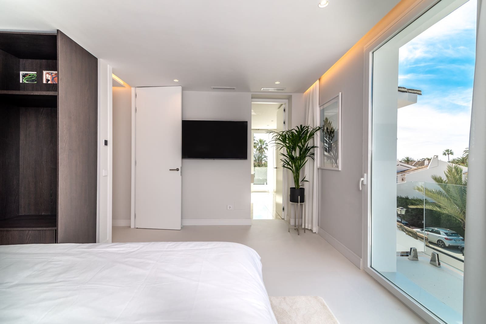 8 soveværelse Villa til salg i Nueva Andalucia med swimmingpool garage - € 7.900.000 (Ref: 7826734)