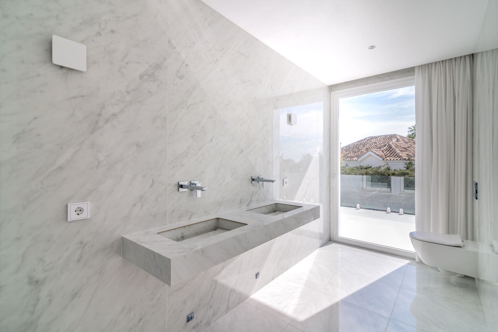 8 soveværelse Villa til salg i Nueva Andalucia med swimmingpool garage - € 7.900.000 (Ref: 7826734)