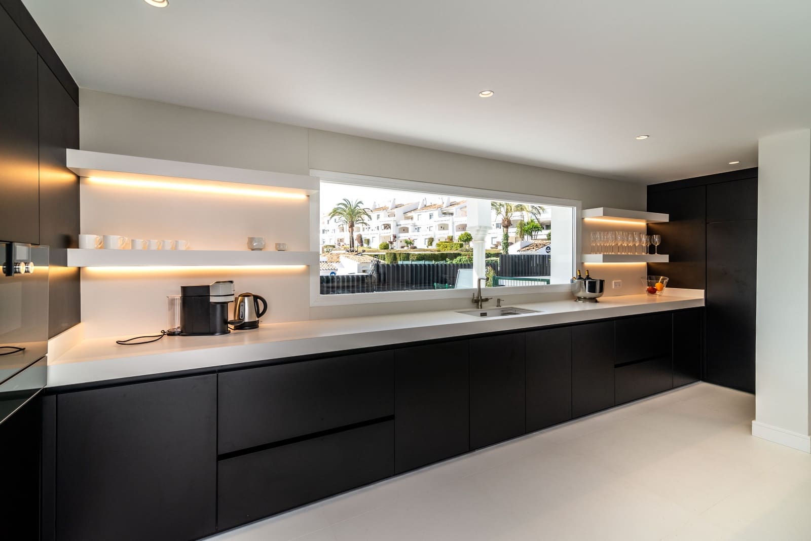 8 soveværelse Villa til salg i Nueva Andalucia med swimmingpool garage - € 7.900.000 (Ref: 7826734)